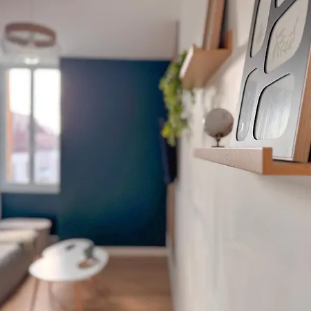 L'emeraude Apartment *